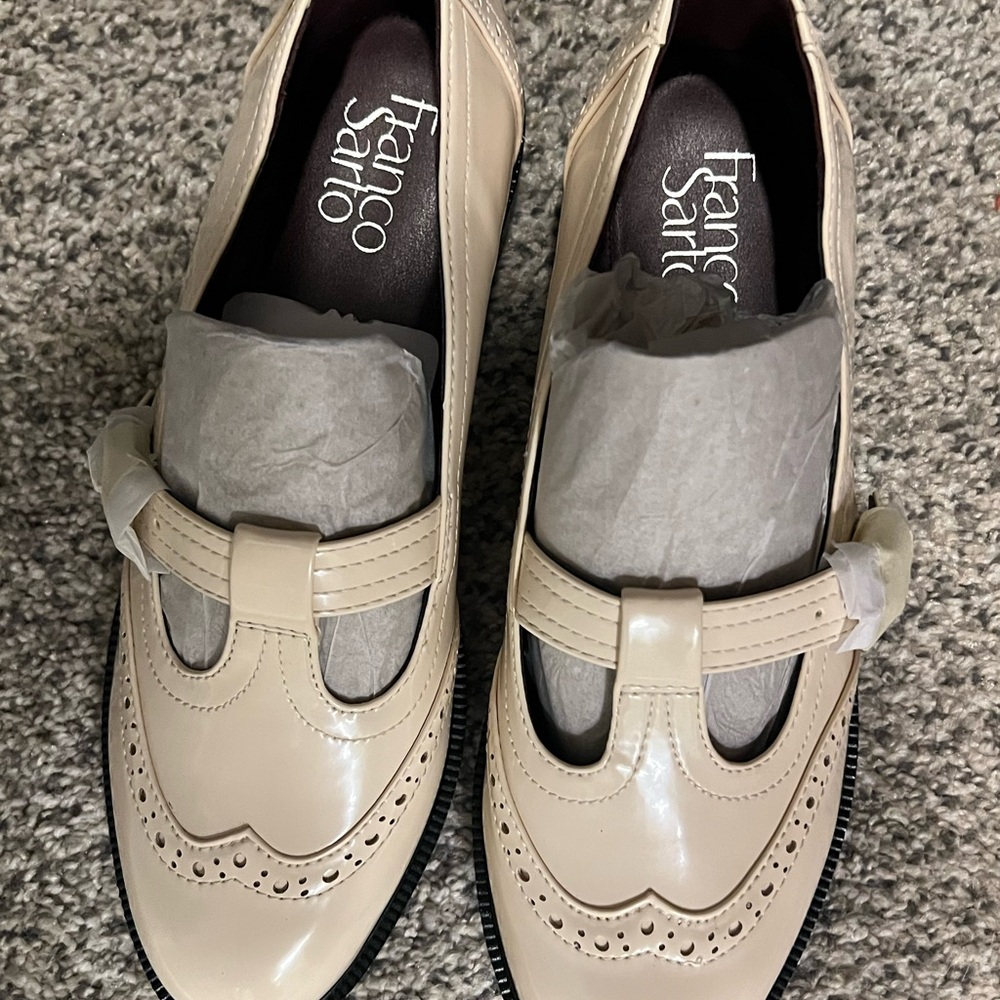 Franco Sarto Cream Flats with Elastic Straps - Picture 2 of 4